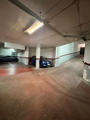 Parking voiture à Carrer del marquès de comillas 113. ?? ¡oportunidad en terrassa! parking + trastero en venta