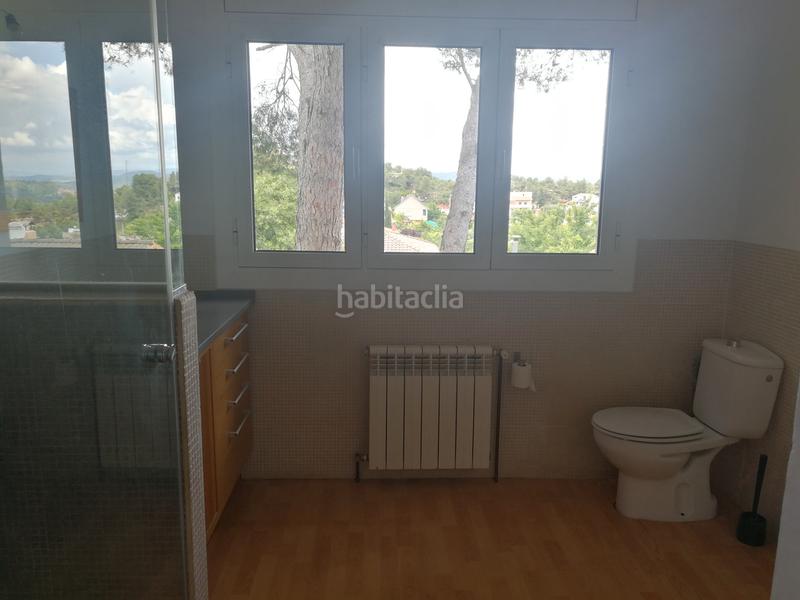 Foto b8627431-010c-4c35-aa99-9f98ad116fb2. Xalet amb xemeneia calefacció aparcament piscina a Vacarisses