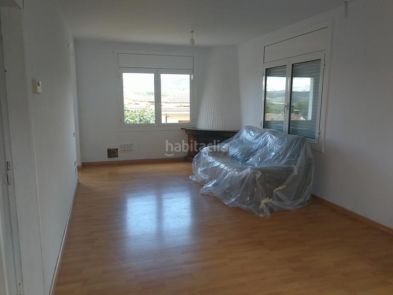 Foto c8fde4a8-6130-4aef-9d40-e15f3f1e698d. Xalet amb xemeneia calefacció aparcament piscina a Vacarisses