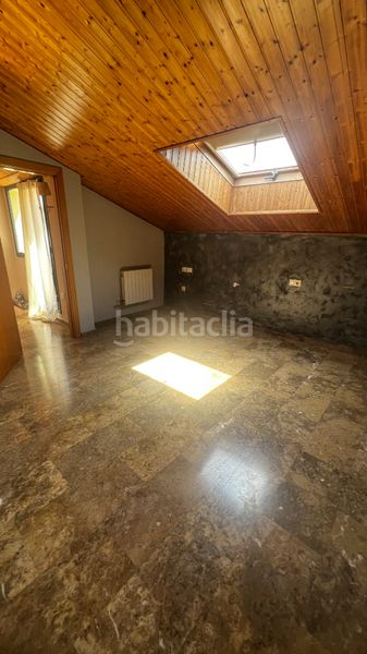 Foto df315ad6-8e37-4d48-898a-bb39e084a420. Dúplex amb calefacció aparcament piscina a Torre - Sana Terrassa