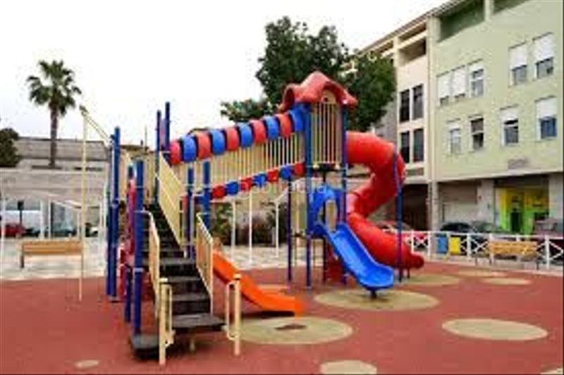 Foto 81b781a0-187f-4809-ad85-eb052301299f. Casa a carrer major 12 a Benetússer