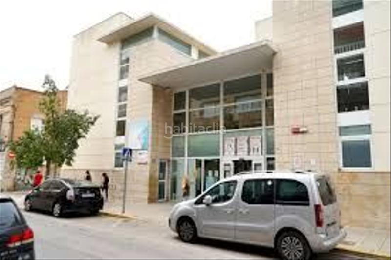 Foto caec99c0-2de9-448a-8382-6e6b735daf4d. Lloguer local comercial a n/a a Benetússer