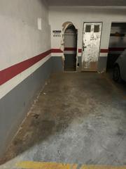 Aparcament cotxe a Carrer miguel hernández 45. Plaza de garaje y trastero