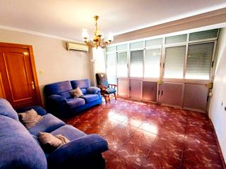 Pis a Calle del literato azorin 6. Piso en muy buena zona de benetusser a la venta