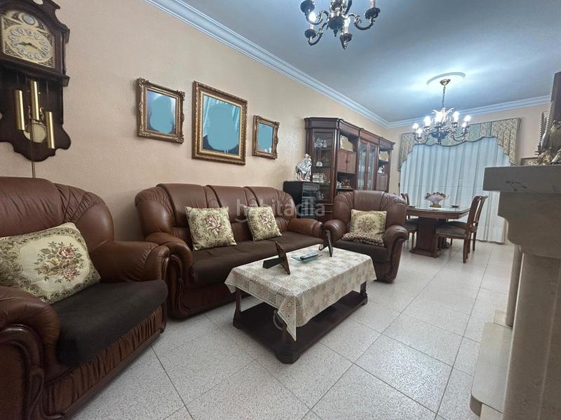 Foto b2cf65b3-421e-422f-8135-964a19fbe401. Casa bifamiliare in carrer sèquia benàger 17 in Catarroja