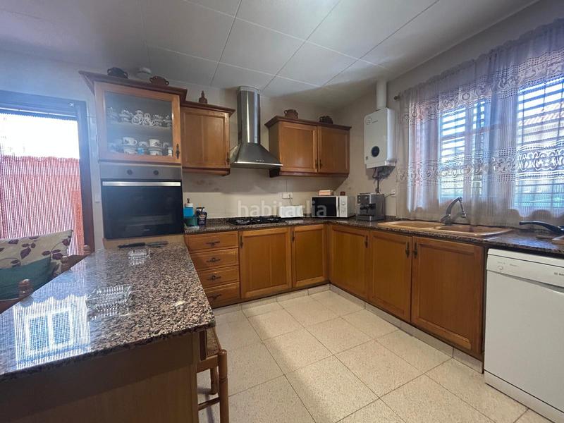 Foto d13002c2-5f53-43fe-85c2-9674e1e4974b. Casa bifamiliare in carrer sèquia benàger 17 in Catarroja