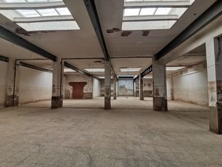 Affitto Locale commerciale in Carrer del mestre serrano 22. Amplio local en alquiler