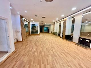 Lloguer Local Comercial a Avinguda camí nou 111. Excelente local en alquiler