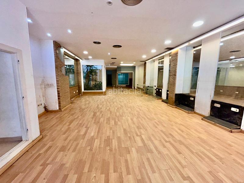 Foto b4e4d823-3369-4063-b45f-a25d24a51c47. Rent business premise in avinguda camí nou 111 in Benetússer