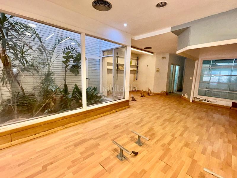 Foto e1539858-4d73-40be-9b1d-01b8411aee6c. Rent business premise in avinguda camí nou 111 in Benetússer