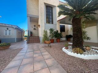 Casa en Carrer squia benger 15. Preciosa casa a la venta en catarroja. gran oportunidad!!!