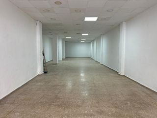 Miete Geschäftsraum in Avinguda camí nou 129. ¡local en alquiler en benetusser en zona inmejorable, con mucha