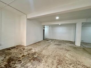 Miete Geschäftsraum in Carrer gomez ferrer 18. Local en alquiler