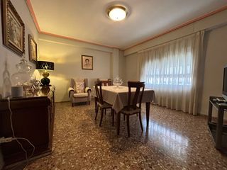 Appartamento  Calle de isabel la católica 17. Oportunidad de comprar el piso que estás buscando, amplio y lumi