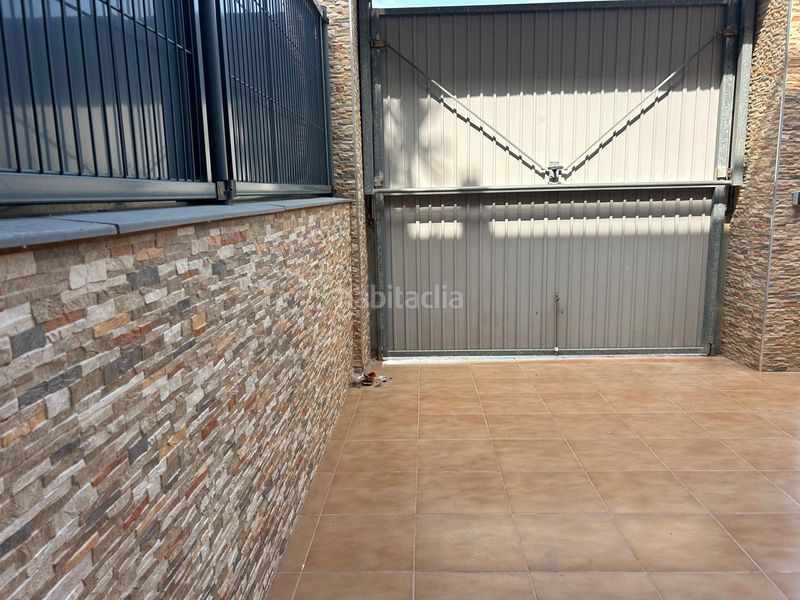Foto 0d8af3d6-84b1-493b-b8cf-ade868b5429f. Casa adossada a Alfafar