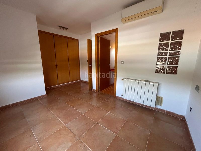 Foto 158610f6-4322-4b67-8f9a-e07b54eeb4d0. Casa adossada a Alfafar