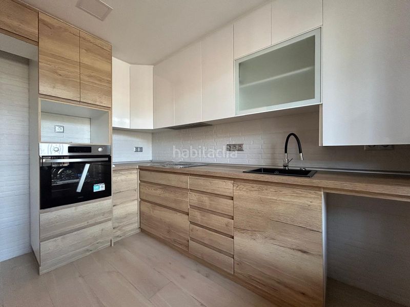 Foto 27a7ad7b-3687-4153-865e-7d67ac209958. Casa adossada a Alfafar