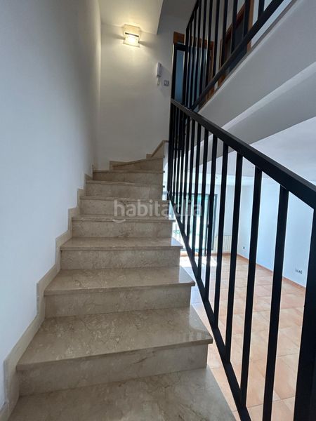Foto 61be6741-14ea-49b0-917d-4f0c635d38b0. Casa adossada a Alfafar
