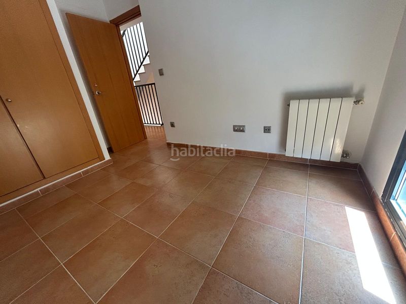 Foto 70715ec8-519a-47d3-ad64-46ee65fe0f8a. Casa adossada a Alfafar