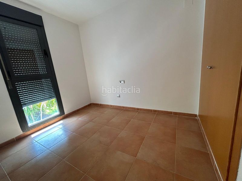 Foto d674620d-8f9b-4e19-bb3e-f13ef76fc30e. Casa adossada a Alfafar