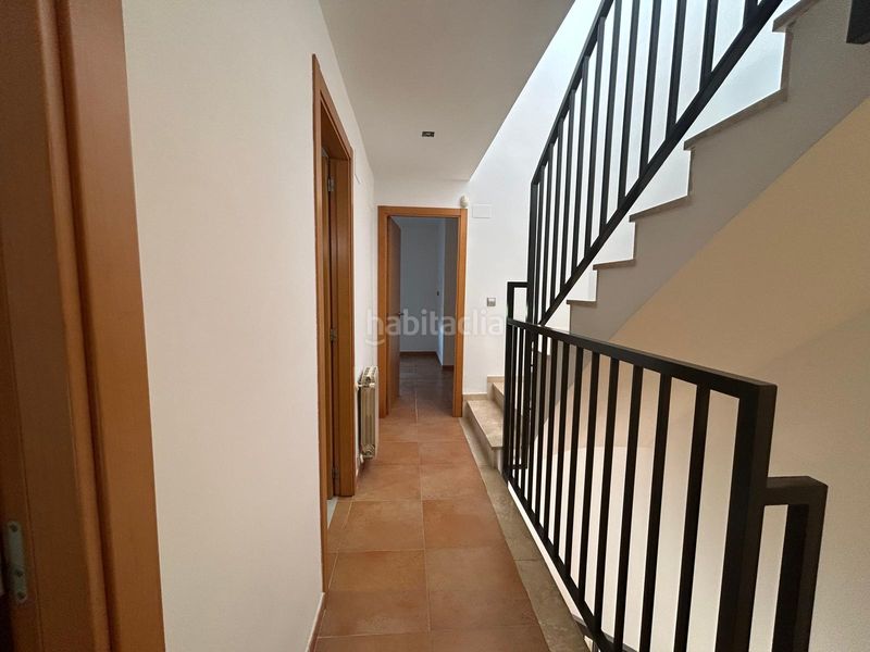 Foto f026d602-0f76-491d-9a45-fa70ce4f30f5. Casa adossada a Alfafar