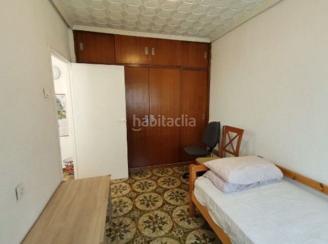 Foto c099b0aa-60f8-4121-9bf0-88a5f47fe095. Pis a Benetússer