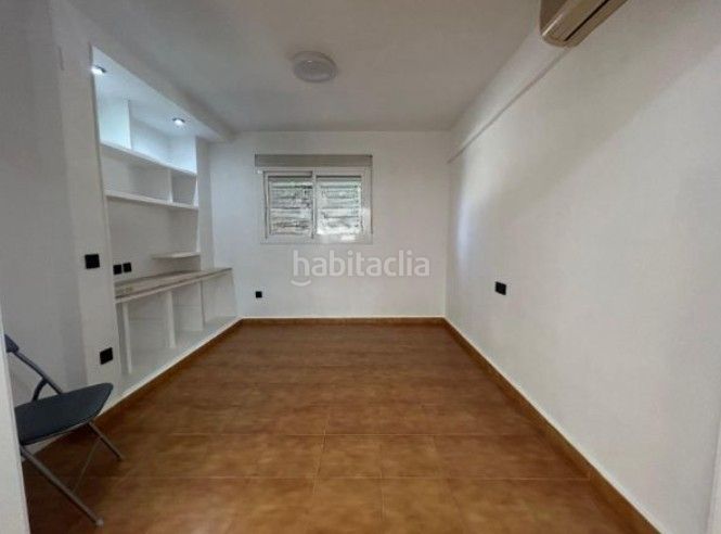 Foto e30e4f33-3286-4452-b4e4-0a12477ce696. Pis a Benetússer