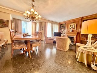 Appartement  Carrer del mestre racional 27. Espectacular vivienda a la venta en valencia, en zona eixample!!