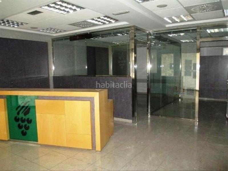 Foto e4a6e80e-e32a-41fe-bfd4-580d73c486b0. Local comercial  en venda a en Martorell