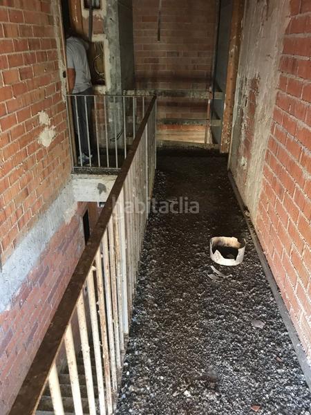 Foto d101bb27-f626-4a1d-94cc-1942a42bed75. Casa amb aparcament a Poble Sec Igualada