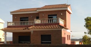Chalet en Mediona. Xalet independent a mediona, província de barcelona