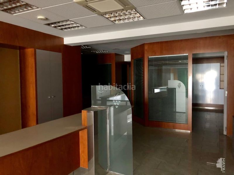 Foto 5115e22e-e0fb-4298-9d80-e7a0d80b6e6a. Local comercial a Ponent - Set Camins Igualada