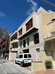 Pis a Poble Sec. Pis en venda a igualada   terrassa de 59m2  2 sales polivalents