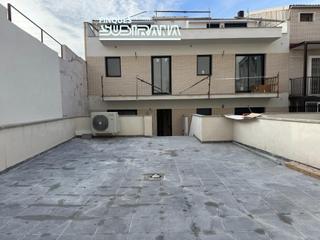 Appartement à Poble Sec. Pis en venda a igualada   terrassa de 74m2  2 sales polivalents