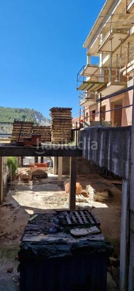 Foto 3f38b20f-180a-4f0b-b025-193df2fcdb89. Terreno residencial edifici en construcció zona Centre en Igualada