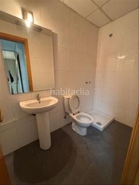 Foto b20ad908-091c-4ca6-bee2-6f5a3ae156db. Edificio in Llevant Igualada