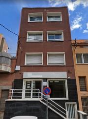 Édifice à Llevant. Edifici en venda al barri sant crist igualada