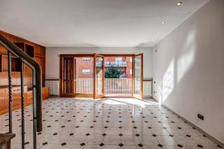 Casa a Llevant. Casa en venda a igualada  barri de les flors