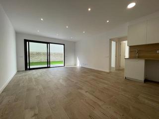 Lloguer Local Comercial a Ponent - Set Camins. Local de lloguer  amb menjadorcuina, terrassa i garatge privat a