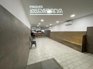 Lloguer Local Comercial a Santa Coloma de Queralt. Local comercial adaptat com a barcaferiarestaurant al centre de