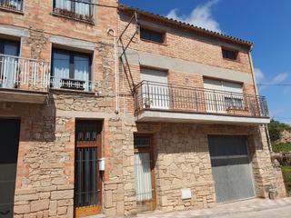 Casa a Sant Martí de Tous. Casa en venda a sant martí de tous   garatge  pis  golfes  jardí