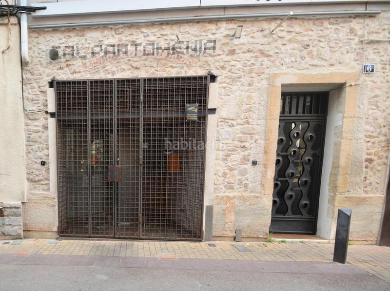 Foto 3814ad09-fc04-4b7a-bd37-371fd25f2d87. Local comercial  en venda o lloguer, equipat ideal per restaurant al Centre d en Igualada