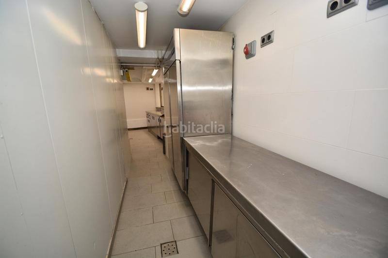 Foto 3c338e1c-2335-46ca-ac66-c427a978484d. Local comercial  en venda o lloguer, equipat ideal per restaurant al Centre d en Igualada