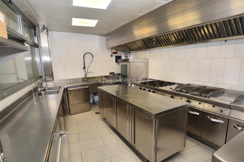 Foto 527d27c4-2027-4a82-a495-568e1238ac40. Local comercial  en venda o lloguer, equipat ideal per restaurant al Centre d en Igualada