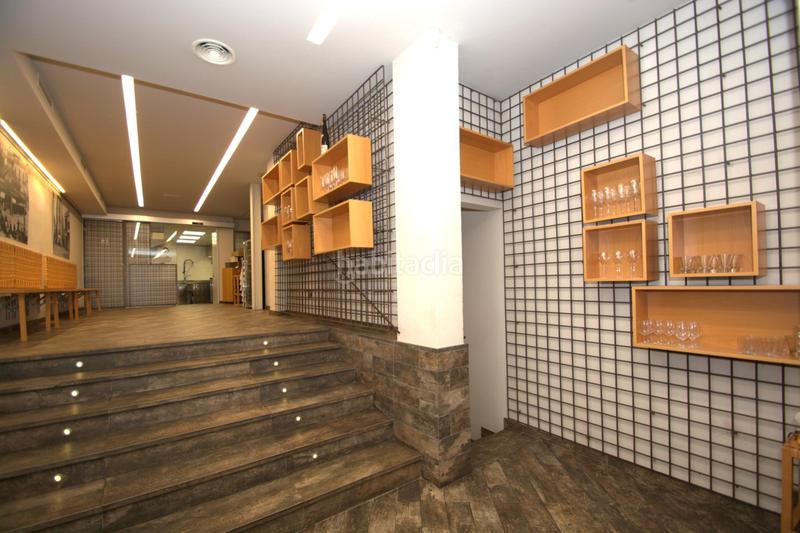 Foto 7f92ddfc-d808-49fe-8d0e-55d725046aa5. Local comercial  en venda o lloguer, equipat ideal per restaurant al Centre d en Igualada