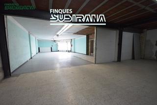 Fabrikhalle in Òdena. Nau industrial en venda