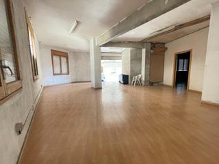 Local Comercial a Vilanova del Camí. Local comercial amb possibilitat de canvi dús a habitatge a vila