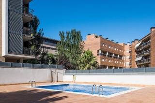 Appartement à Ponent - Set Camins. Fantàstic pis en venda a igualada  amb terrassa, piscina i pàrqu