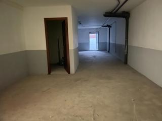 Local commercial à Santa Coloma de Queralt. Local en venda  de 100m2  pati 35m2 a  santa coloma de queralt