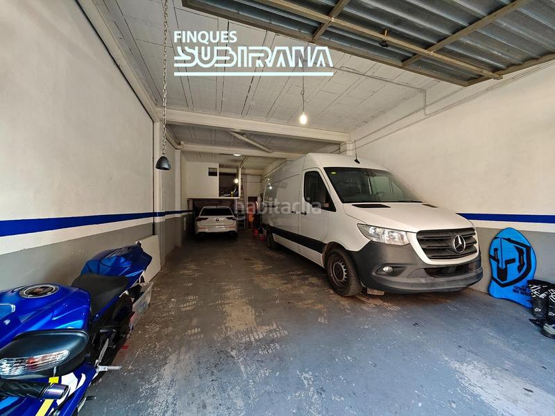 Foto ea6ce54f-27fb-4791-ba41-0837cc9a056e. Parking voiture dans Santa Margarida de Montbui